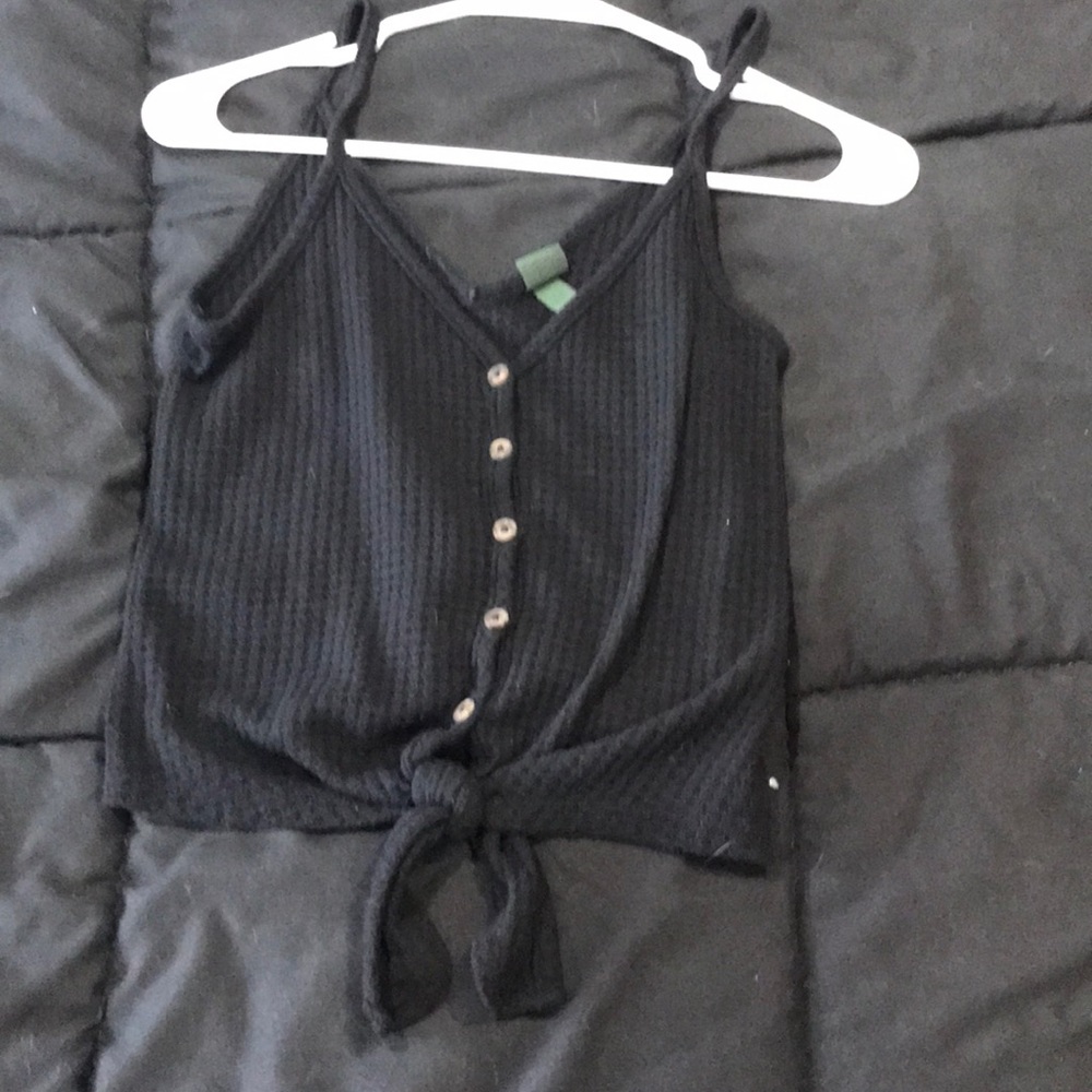 black tanktop